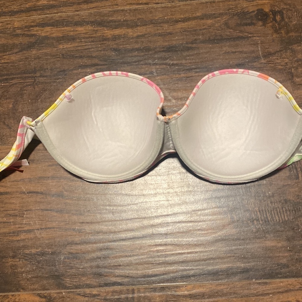 5/$20 Victoria’s Secret swim Top 36D - Picture 5 of 5
